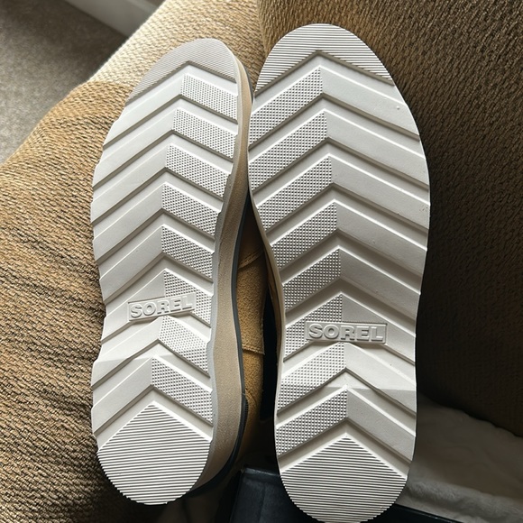 NIB SOREL Hi-Line Chelsea boot - Picture 7 of 7